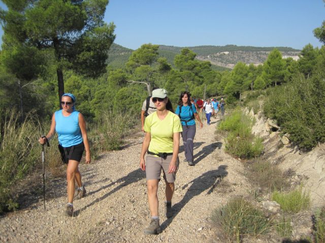 About thirty trail starts in the Sierra de Burete (Cehegn) walking program led by the Department of Sports, Foto 2