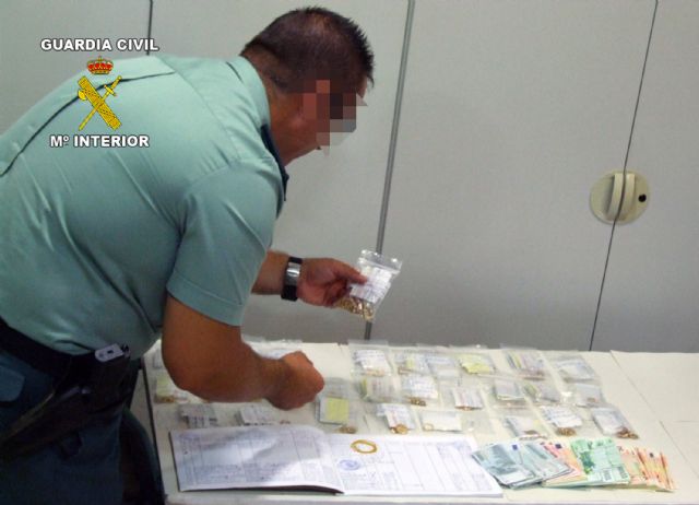 La Guardia Civil ha esclarecido graves irregularidades en un establecimiento de compra-venta de oro - 2, Foto 2