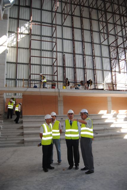González Tovar visita las obras del pabellón Cagigal que están a punto de finalizar - 1, Foto 1