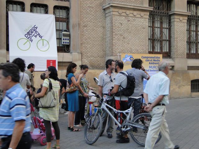 Decenas de personas ponen a punto sus bicicletas gracias al taller 'En-bi-cia-te' - 2, Foto 2