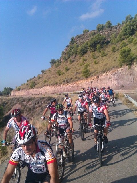 Un total de 25 ciclistas participaron en la ruta en bicicleta de montaña por Sierra Espuña, Foto 2