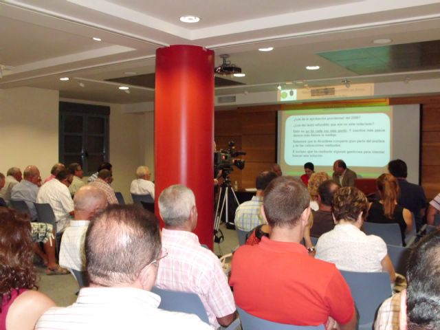 Reunion de directivos de las asociaciones de CEBAG con la alcaldesa de Totana sobre el PGMO, Foto 2