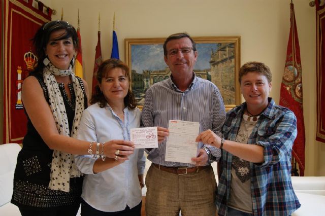 La Asociación de Vecinos de Campo López dona 1.000 euros a la Mesa Solidaria de ayuda a Lorca tras los seísmos - 1, Foto 1
