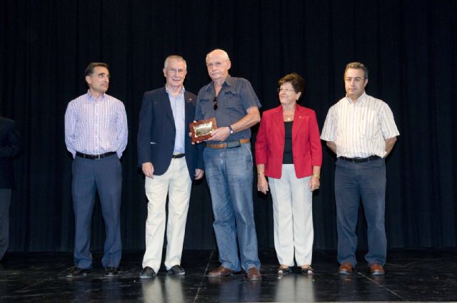Los abuelos centenarios reciben un homenaje en el Día Internacional de las Personas Mayores - 1, Foto 1