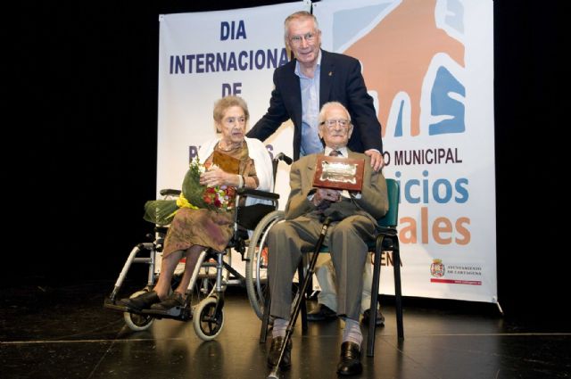 Los abuelos centenarios reciben un homenaje en el Día Internacional de las Personas Mayores - 3, Foto 3