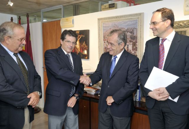CajaMurcia entrega a Lorca los 500.000 euros recaudados en la cuenta solidaria - 1, Foto 1