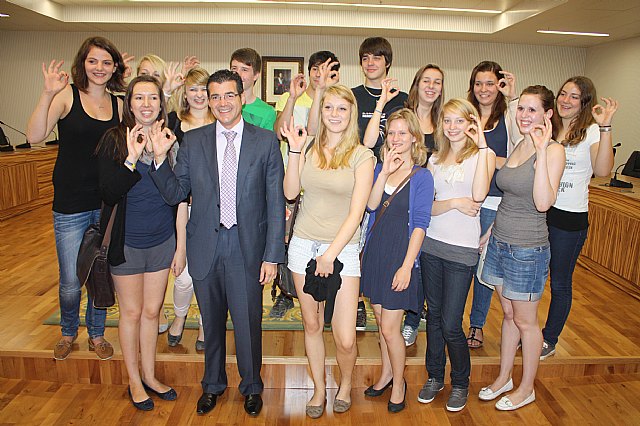 Bienvenida a los alumnos alemanes de intercambio que se quedarán durante las Fiestas Patronales de Torre-Pacheco - 1, Foto 1