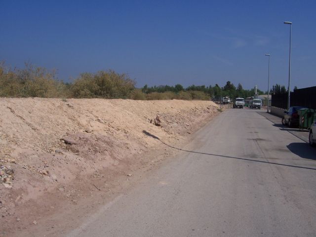 La Junta de Gobierno Local adjudica la contratación de un vial de acceso al colegio Luis Pérez Rueda, Foto 2