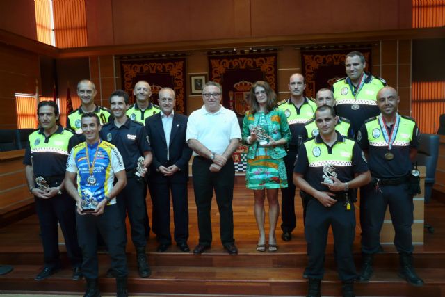 El Alcalde de Molina de Segura recibe a varios policías locales que han conseguido medalla en las Olimpiadas de Policías y Bomberos y en el Campeonato de España MTB de Policías Locales - 2, Foto 2