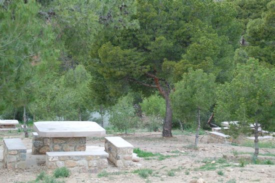 Las barbacoas ubicadas en La Santa y en las zonas recreativas de Sierra de Espuña ya pueden ser utilizadas para hacer fuego, Foto 1