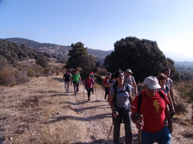 Más de una veintena de personas participan en la ruta senderista La Guillamona en Santiago de la Espada - 2, Foto 2