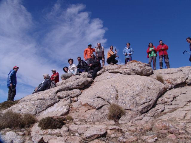 Más de una veintena de personas participan en la ruta senderista La Guillamona en Santiago de la Espada - 3, Foto 3