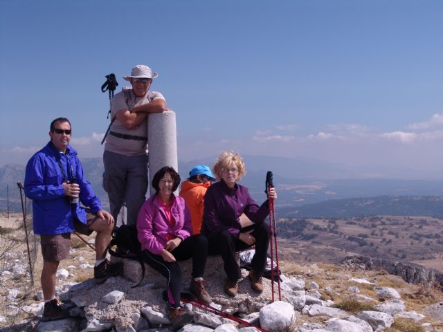 Más de una veintena de personas participan en la ruta senderista La Guillamona en Santiago de la Espada - 4, Foto 4