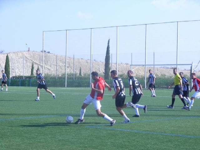 La concejalía de Deportes ha puesto en marcha la Liga de Fútbol Aficionado Juega Limpio 2011-2012 - 2, Foto 2
