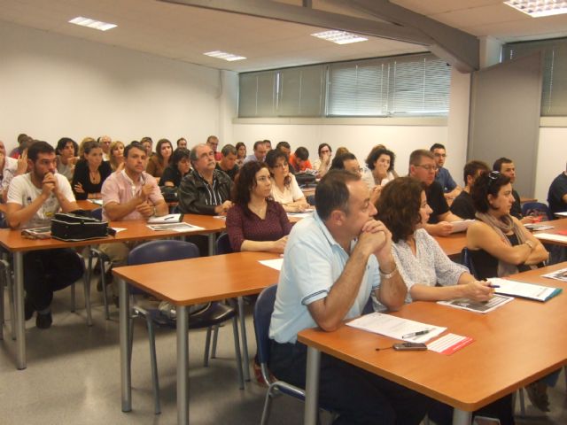 Cerca de ochenta personas amplían sus conocimientos sobre el uso y aprovechamiento de las nuevas tecnologías aplicadas a la empresa, Foto 1