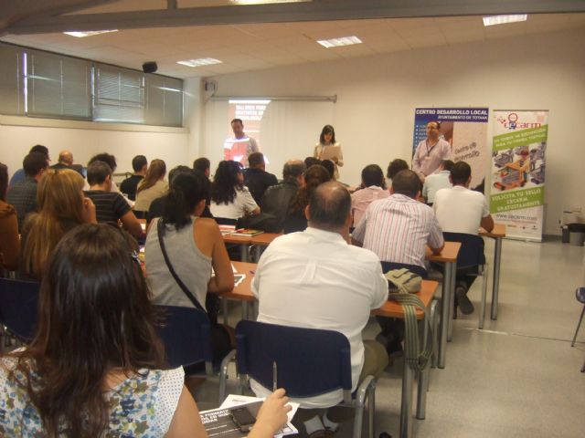 Cerca de ochenta personas amplían sus conocimientos sobre el uso y aprovechamiento de las nuevas tecnologías aplicadas a la empresa, Foto 2