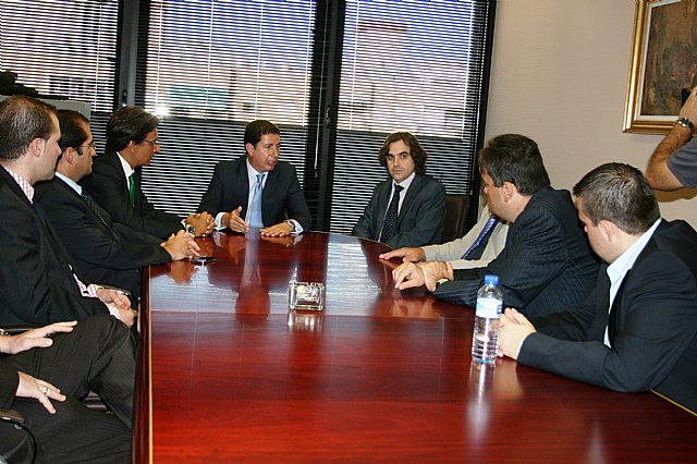 Autoridades de Budapest viajan a la Región para conocer las últimas tecnológicas aplicadas al transporte público - 1, Foto 1