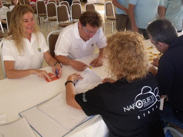 Los 20 equipos de fotográfos que participan en el Campeonato de España de Fotografía Submarina NAFOSUB 2011 ya están en La Manga - 1, Foto 1