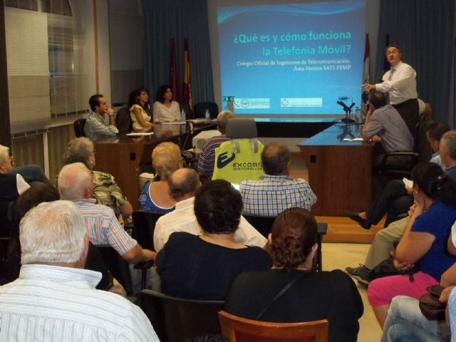 Lorquí conoce a fondo los efectos sobre la salud de las antenas de telefonía móvil - 3, Foto 3