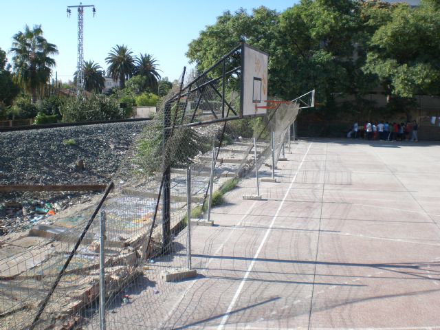 El PSOE llama la atención sobre importantes deficiencias en IES del municipio - 3, Foto 3