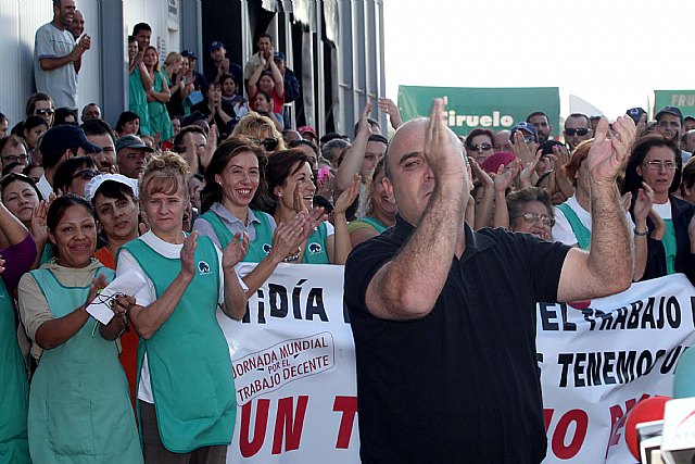 Los trabajadores de El Ciruelo han realizado un paro simblico de apoyo a la empresa, Foto 3