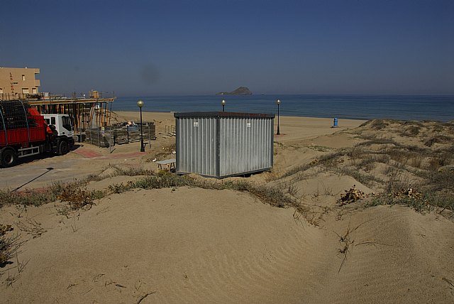 Construcciones en los arenales propuestos como microrreserva de flora en La Manga (P.García/ANSE)., Foto 1