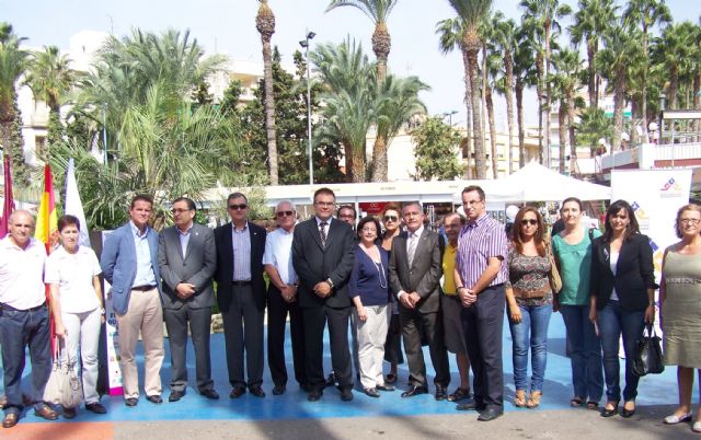 La 'III Feria Outlet, Mercachollo 2011' de Águilas abre sus puertas - 2, Foto 2