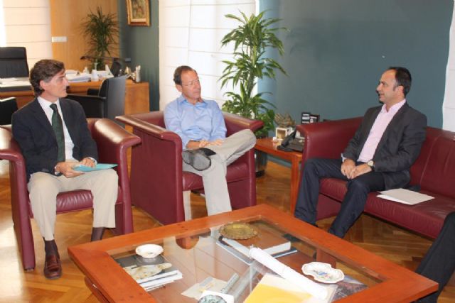 El Ayuntamiento trabaja con los placeros en el proyecto de construcción de la novena plaza de abastos del municipio - 2, Foto 2