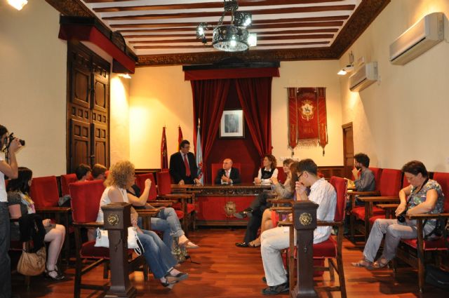 El alcalde de Mula recibe en el Ayuntamiento a una delegación integrante del Proyecto Comenius de Intercambio Escolar - 1, Foto 1
