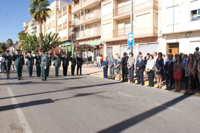 Puerto Lumbreras se suma al acto homenaje de la bandera de España con motivo del Día de la Hispanidad 2011 - 1, Foto 1
