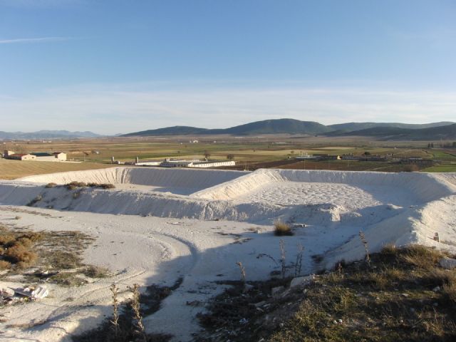 Piden se realicen los estudios y acuerdos con los sectores afectados para una adecuada gestión de los residuos del mármol y de la construcción - 3, Foto 3