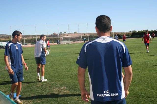 El FC Cartagena entrena durante los ltimos dos das en las instalaciones del Polideportivo Municipal “6 de Diciembre” - 2