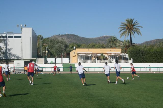 El FC Cartagena entrena durante los ltimos dos das en las instalaciones del Polideportivo Municipal “6 de Diciembre” - 6