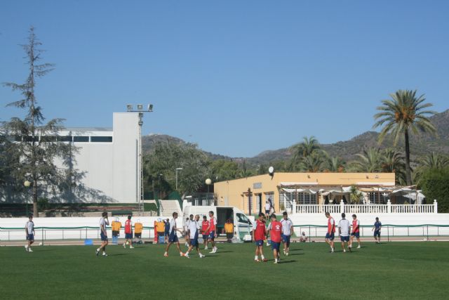 El FC Cartagena entrena durante los ltimos dos das en las instalaciones del Polideportivo Municipal “6 de Diciembre” - 8