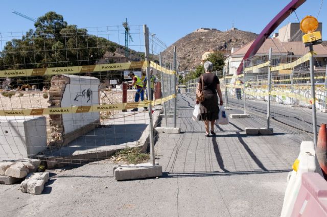 Prueban la resistencia de la pasarela peatonal del Barrio de la Concepción - 5, Foto 5