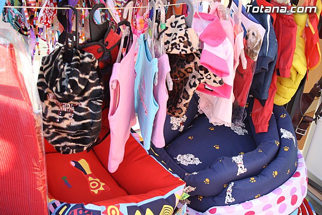 Clnica Veterinaria Dogo y Centro Veterinario Dogo hicieron entrega del bono de dos noches de hotel que sortearon entre los visitantes a su stand en la II Feria Outlet - 2