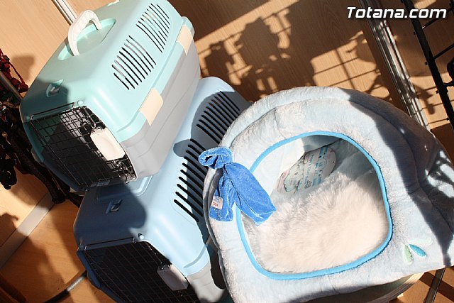 Clnica Veterinaria Dogo y Centro Veterinario Dogo hicieron entrega del bono de dos noches de hotel que sortearon entre los visitantes a su stand en la II Feria Outlet - 9