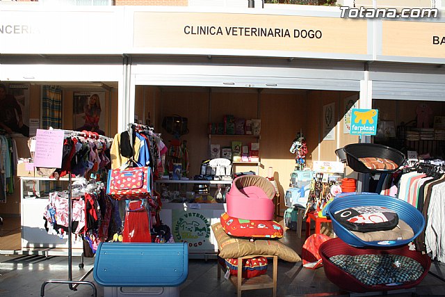 Clnica Veterinaria Dogo y Centro Veterinario Dogo hicieron entrega del bono de dos noches de hotel que sortearon entre los visitantes a su stand en la II Feria Outlet - 12