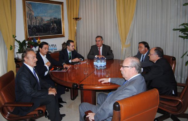 El Ayuntamiento y ASEMOL presentan al delegado del Gobierno el proyecto de un puerto seco para Lorquí - 1, Foto 1