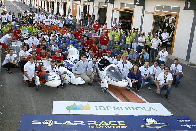 El ganador de la Solar Race puede recorrer la distancia entre Murcia y Moscú con el equivalente a un solo litro de gasolina - 1, Foto 1