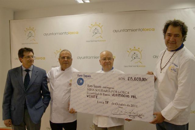 Eurotoques dona a la Mesa Solidaria de Lorca los 28.000 euros recaudados con su cena benéfica - 1, Foto 1