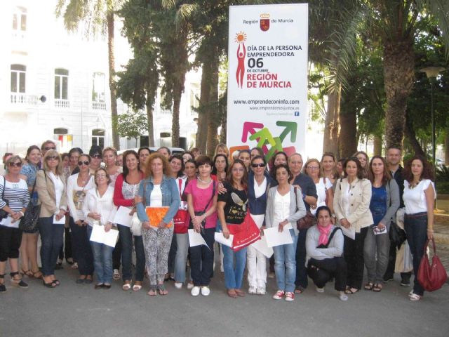 Las alumnas de ADA, en el Día de la Persona Emprendedora - 1, Foto 1