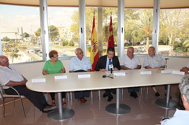 Firma de convenios con las asociaciones de mayores del municipio - 1, Foto 1