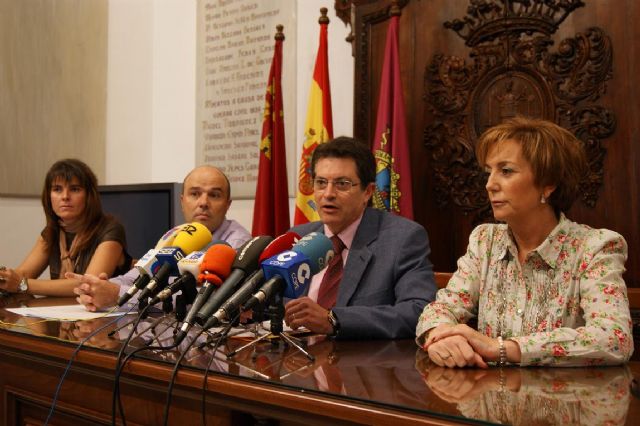 La empresa KNAUF dona al Ayuntamiento 5.000 m2 de placas de yeso - 1, Foto 1