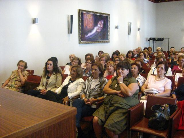 Conferencia de María Dueñas para celebrar el Día Internacional del Ama de Casa - 1, Foto 1