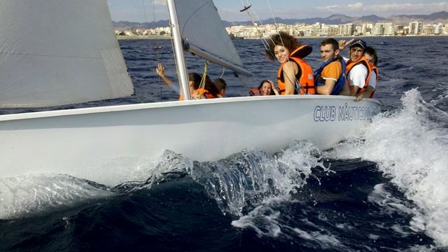 Jóvenes murcianos desarrollan un programa de Actividades Deportivas Náuticas en Águilas, Foto 3