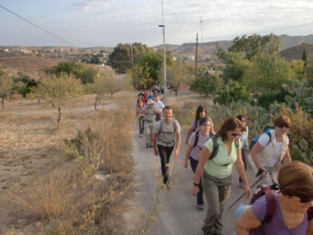 About 50 people involved in the trekking route through the Sierra de la Muela and beach Ports, Foto 2