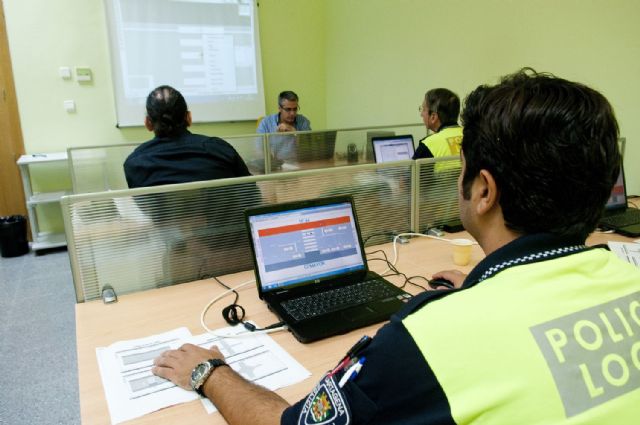Policías locales perfeccionan las técnicas de reconstrucción de accidentes de tráfico - 1, Foto 1