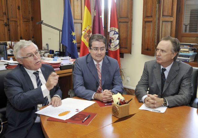 La Universidad de Murcia y el Círculo de Economía acuerdan potenciar la transferencia del conocimiento - 3, Foto 3