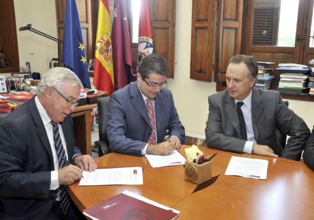 La Universidad de Murcia y el Círculo de Economía acuerdan potenciar la transferencia del conocimiento - 4, Foto 4
